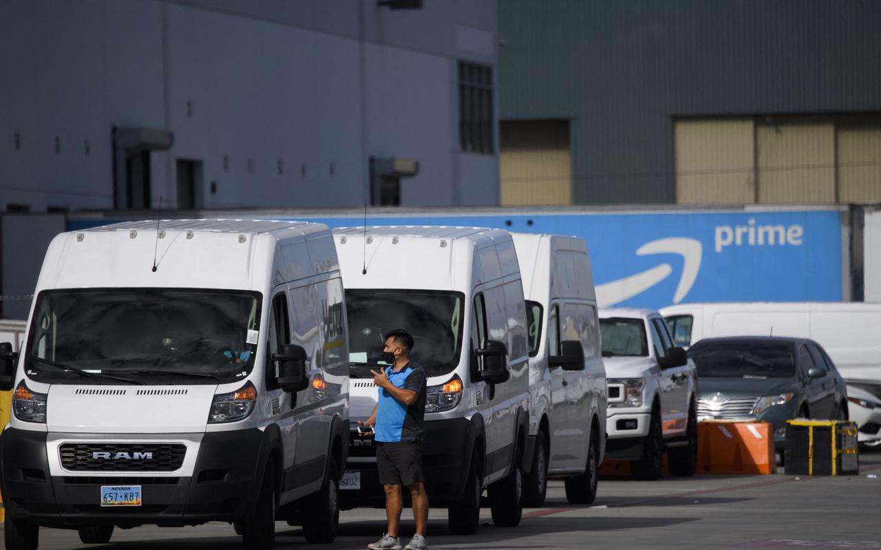 Bezorgers van Amazon in Hawthorne, Californië. Bezorgers van Amazon in Hawthorne, Californië.