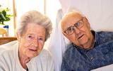 Het echtpaar Hoekstra-Schaafsma viert hun zeventigjarig huwelijk. 