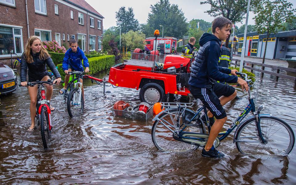 Wateroverlast in Woudsend, in de zomer van 2021.