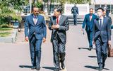De Ethiopische premier Abiy Ahmed en de Chinese minister van Buitenlandse Zaken Qin Gang in Addis Abeba.