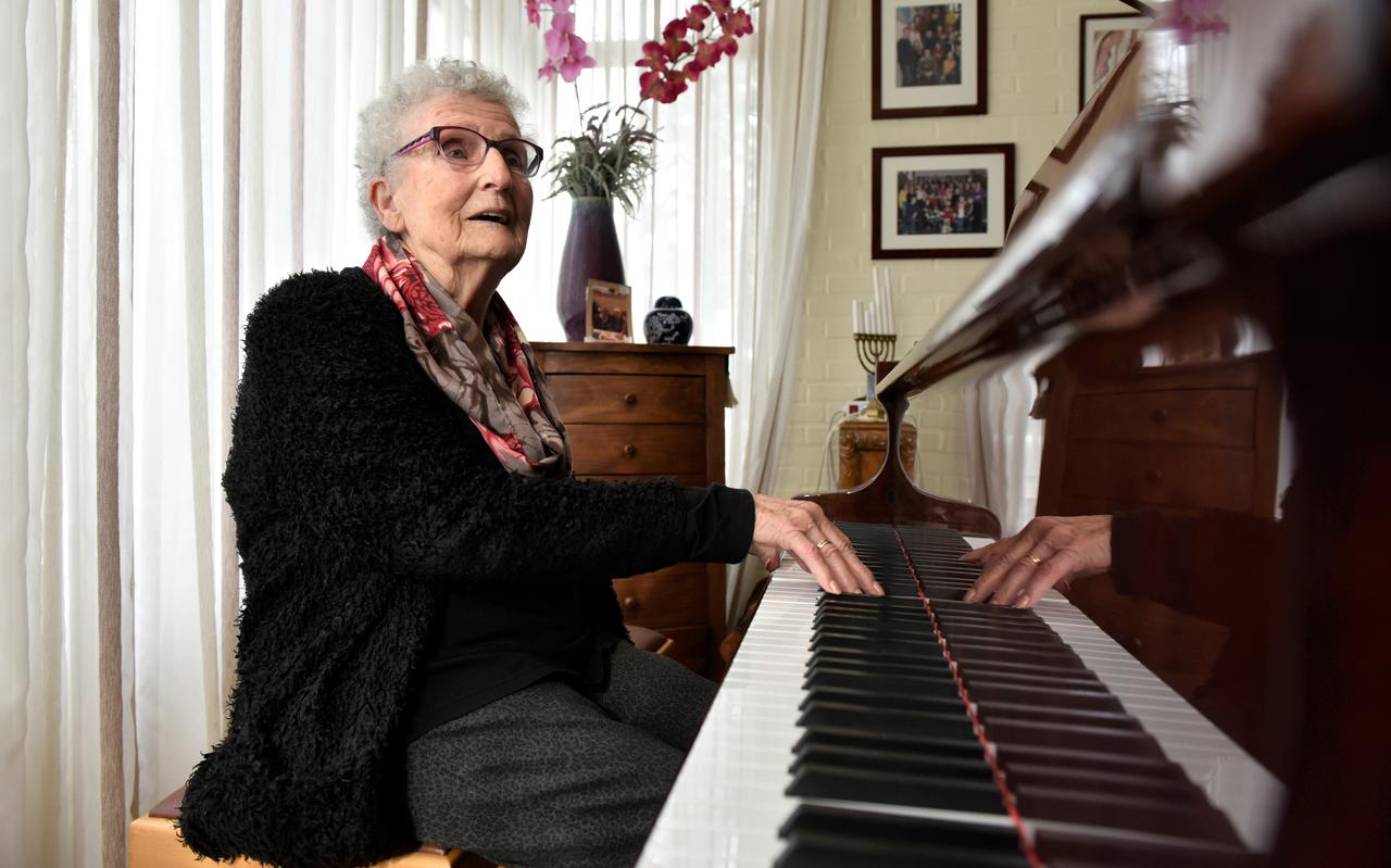 Griet Talsma (92) neemt na 75 jaar afscheid van Concordia, met de uitvoering van haar lievelingswerk: de 'Matthäus Passion'. 