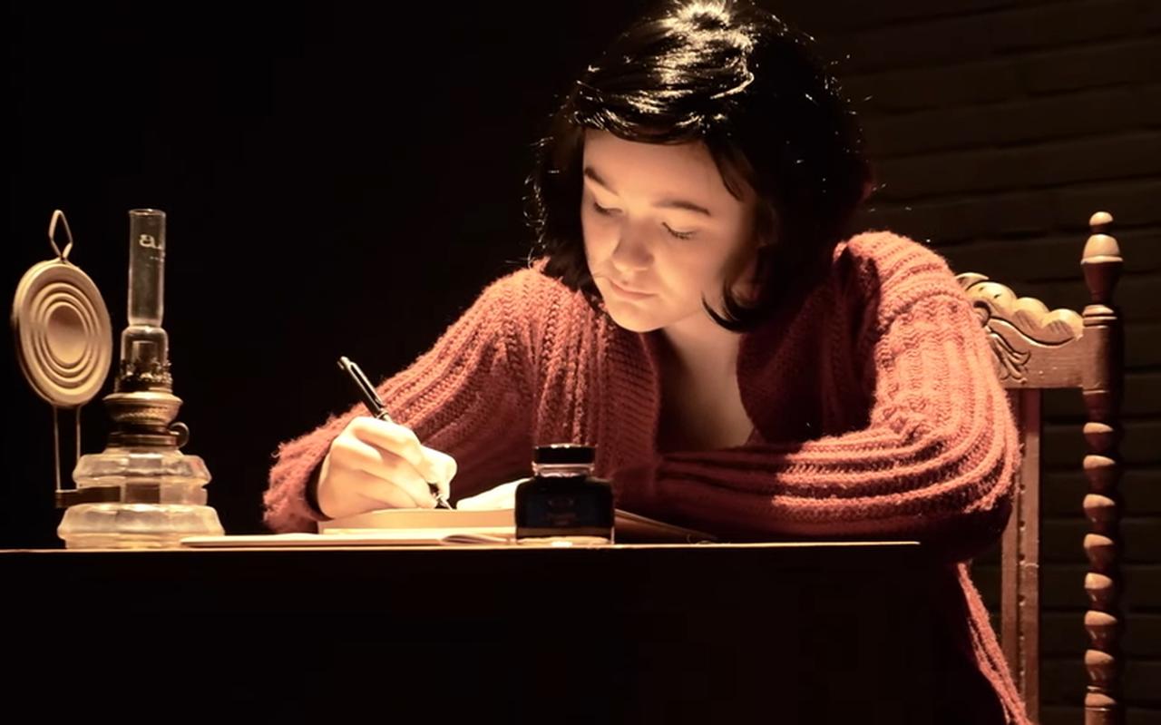 Dieuwke Atsma as Anne Frank. Dieuwke Atsma as Anne Frank.