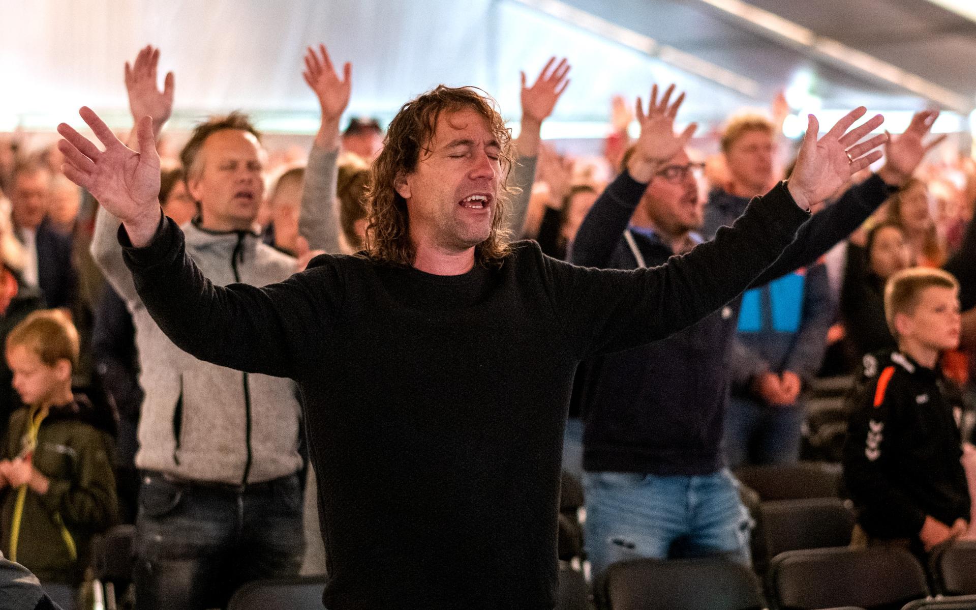 Pinksteren in Wijnjewoude is overkoken door de heilige Geest. 'Nederland staat open voor Jezus op ee