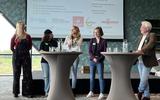 Lize-Marie, Soraya, Lindsay, Vroukje en René van der Morst praten over hoe het is om jonge mantelzorger zijn.