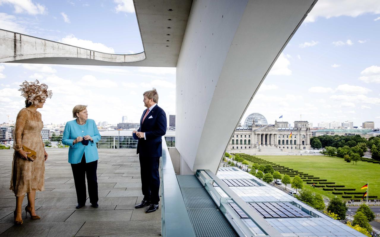 Koning Willem-Alexander en koningin Máxima ontmoeten de Duitse bondskanselier Angela Merkel op de tweede dag van het driedaagse staatsbezoek aan Duitsland.
