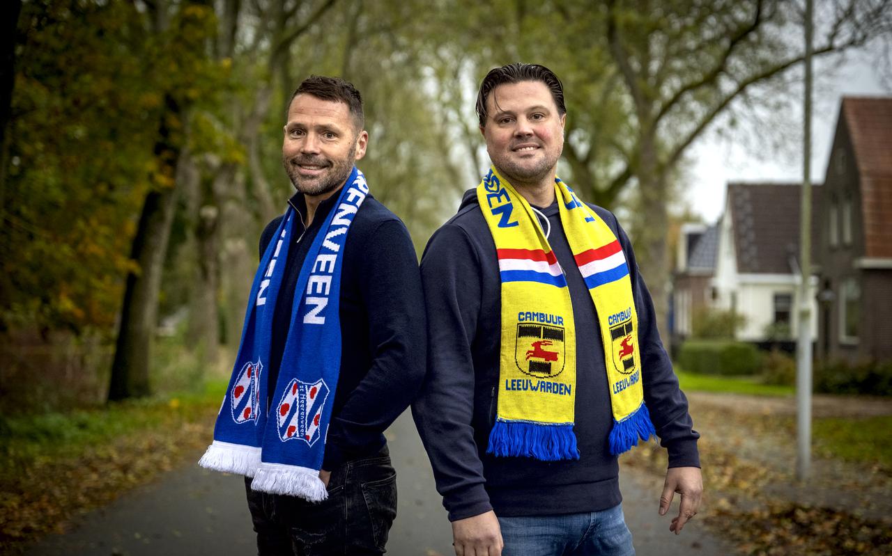 De broers Vincent en Emile Groeneveld. Vincent (links) is supporter van sc Heerenveen en Emile is supporter van SC Cambuur.