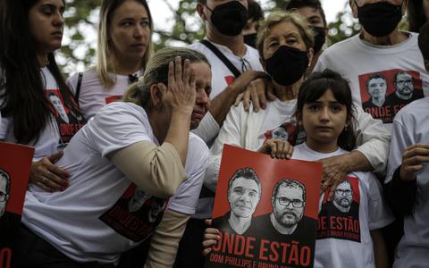 Familieleden en vrienden van de Britse journalist Dom Phillips en de Braziliaanse activist Bruno Pereira eisten van de regering op 12 juni nader onderzoek naar hun verdwijning. Later bleek dat het tweetal toen al was vermoord. 

