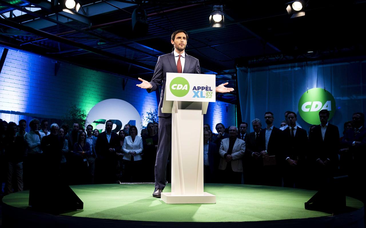 Partijleider Wopke Hoekstra tijdens zijn speech op het partijcongres van het CDA. Partijleider Wopke Hoekstra tijdens zijn speech op het partijcongres van het CDA.
