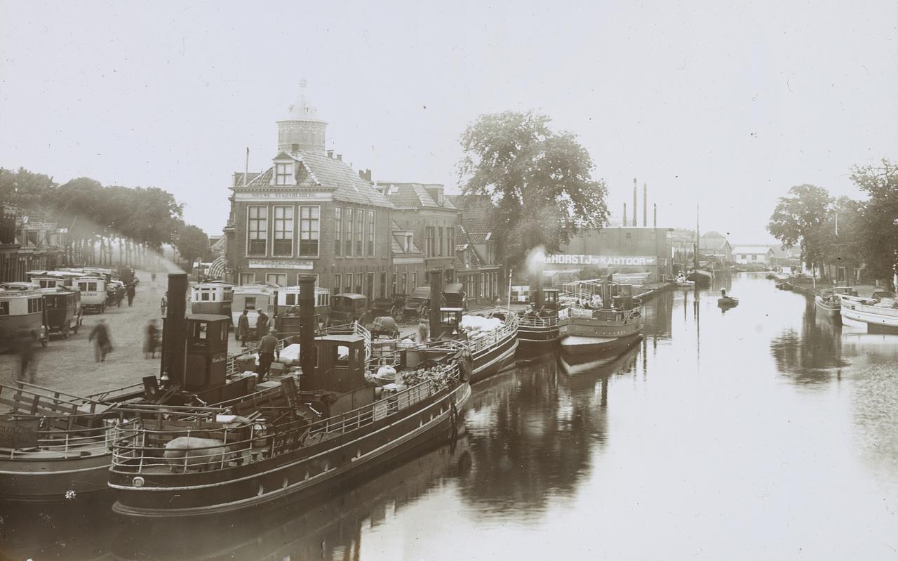 Zicht op de Kolk en de Lemmerweg rond 1920. Samengesteld uit 2 foto’s.