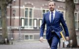 Demissionair Minister Hugo de Jonge  (Volksgezondheid, Welzijn en Sport) komt aan op het Binnenhof voor een bewindsoverleg over corona. 