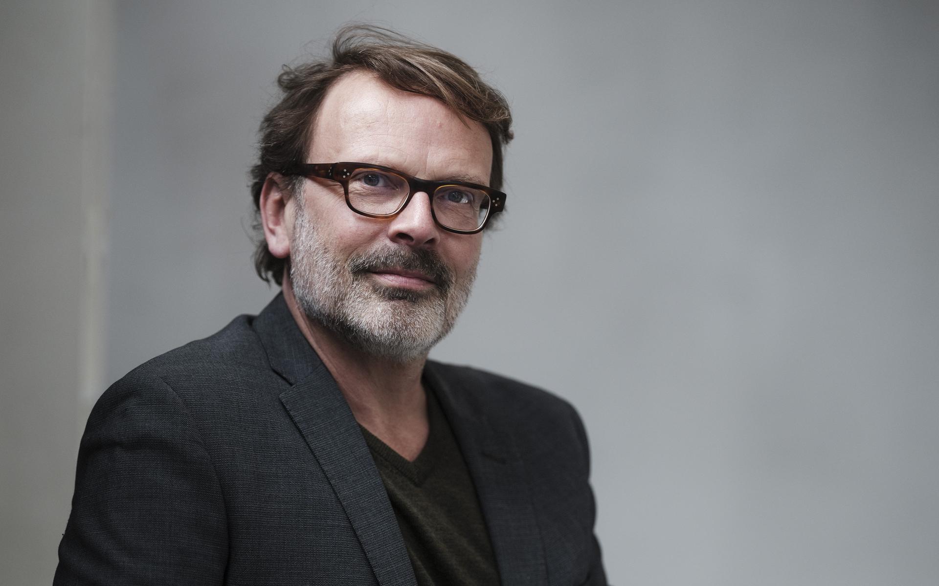 Waarom zitten we zeven uur per dag achter een scherm? Techniekfilosoof Hans Schnitzler vertelt in zi