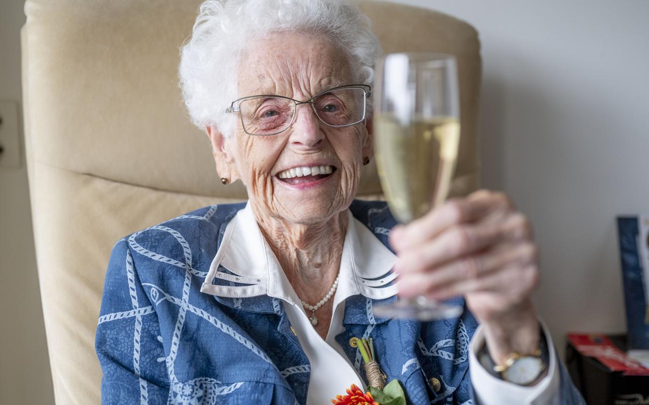 Er wordt nog altijd veel gelachen bij de honderdjarige Cecilia Regnerij.