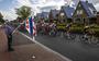 Sfeerbeeld van het peloton tijdens de eerste etappe van de Benelux Tour vorig jaar zomer, tussen Surhuisterveen en Dokkum.