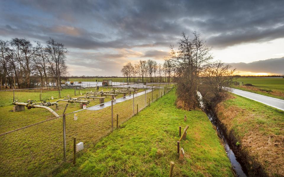 Gasveld Earnewâld, langs het Nonnepaed, is een van de kleine gasvelden in Fryslân. 