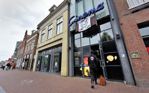 Een kraker voor de voormalige Cinema in Leeuwarden. 