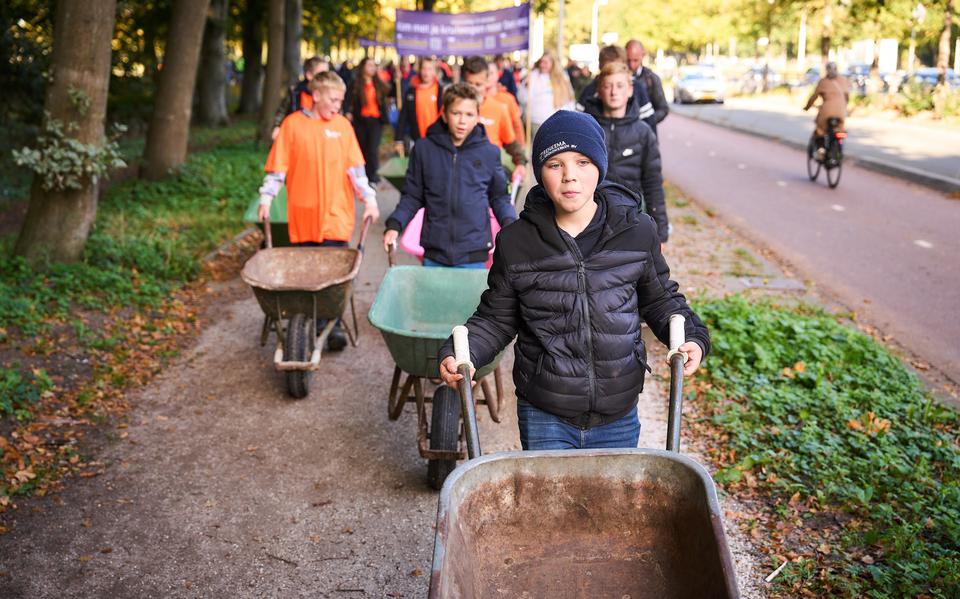Afgelopen oktober was er een kruiwagenmars in Den Haag om aandacht te vragen voor een gezonde bodem.