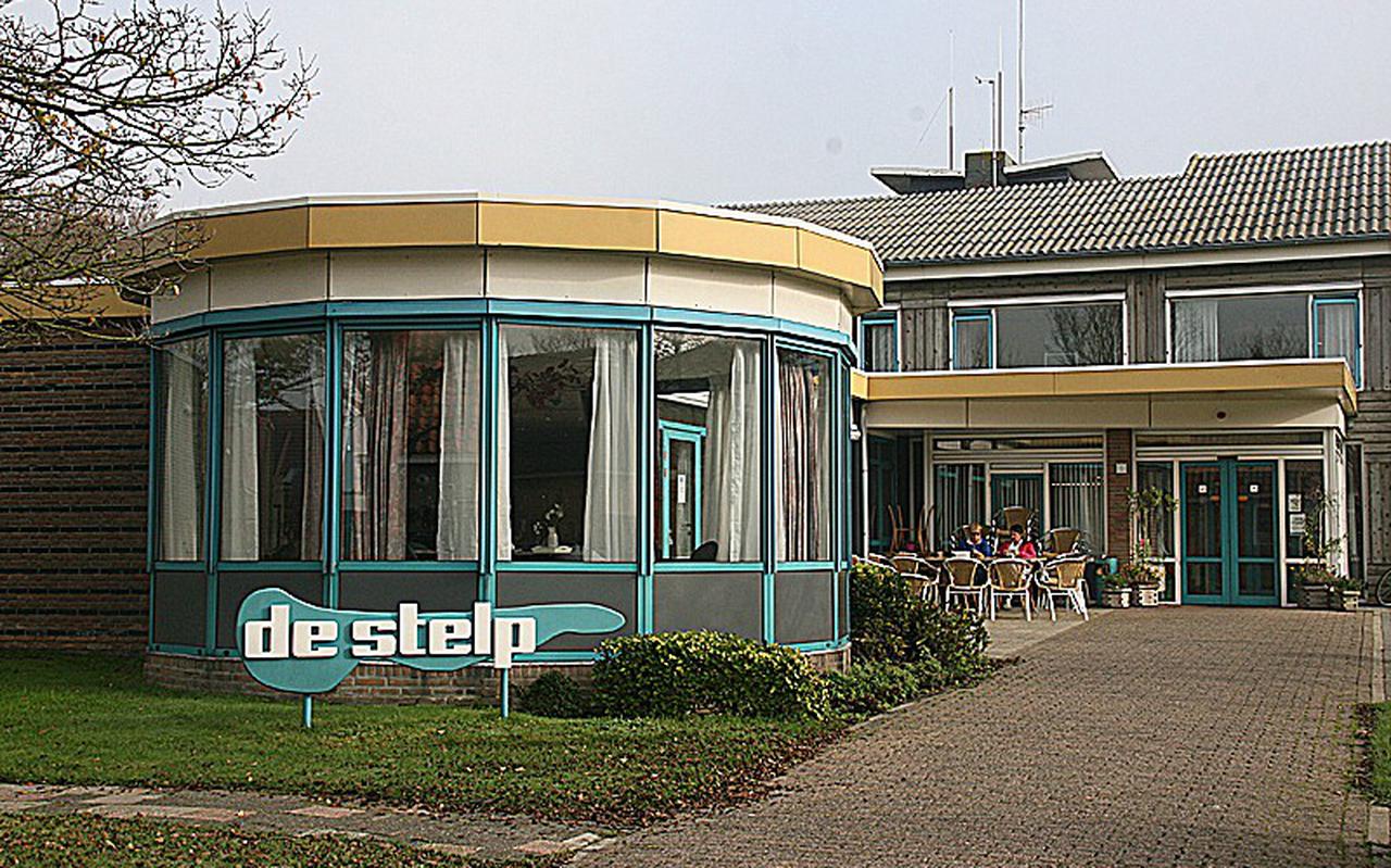 Het oude woonzorgcentrum De Stelp in Hollum op Ameland. 
