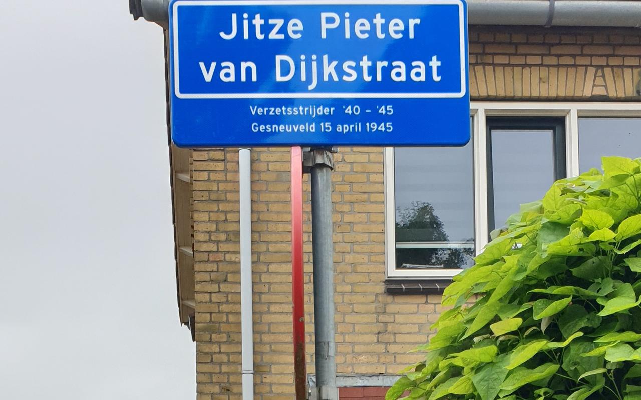 Initiatiefnemers Jan Wolberts (rechts) en Jan Groendijk. De laatste woont aan de Jitze Pieter van Dijkstraat. 