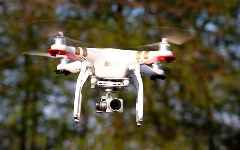 Veel drones kunnen via digitale achterdeurtjes verzamelde gegevens doorsluizen aan de autoriteiten van het land waar ze zijn gemaakt.