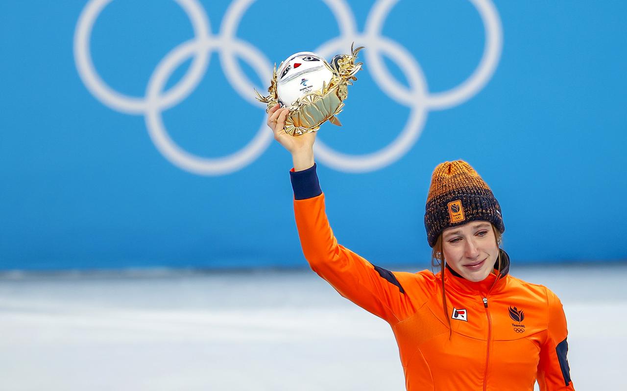 De teleurstelling druipt van het gezicht bij Suzanne Schulting, na haar bronzen medaille op de 1500 meter. De teleurstelling druipt van het gezicht bij Suzanne Schulting, na haar bronzen medaille op de 1500 meter.