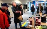 Theo Jansma op de duurzaamheidsmarkt in Surhuisterveen.