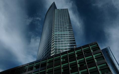Als gevolg van de kredietcrisis werd Goldman Sachs op 22 september 2008 omgevormd van zakenbank tot een financiële holding, om zo van de Amerikaanse ondersteuningsmaatregelen te kunnen profiteren.