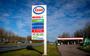 De brandstofprijzen stijgen, zo merkt de consument. Zo ook bij de benzinestations langs de A7, hier bij Terwispel.