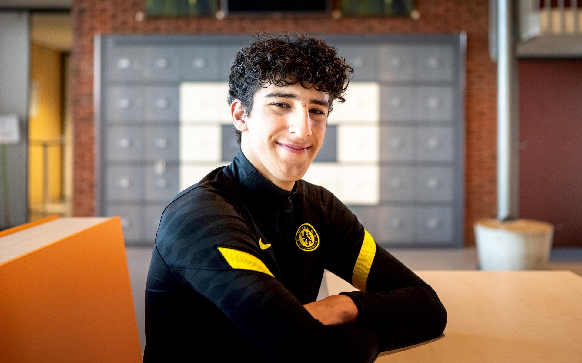 Abdallah Al Khattab doet eindexamen op Singelland VHS. 
