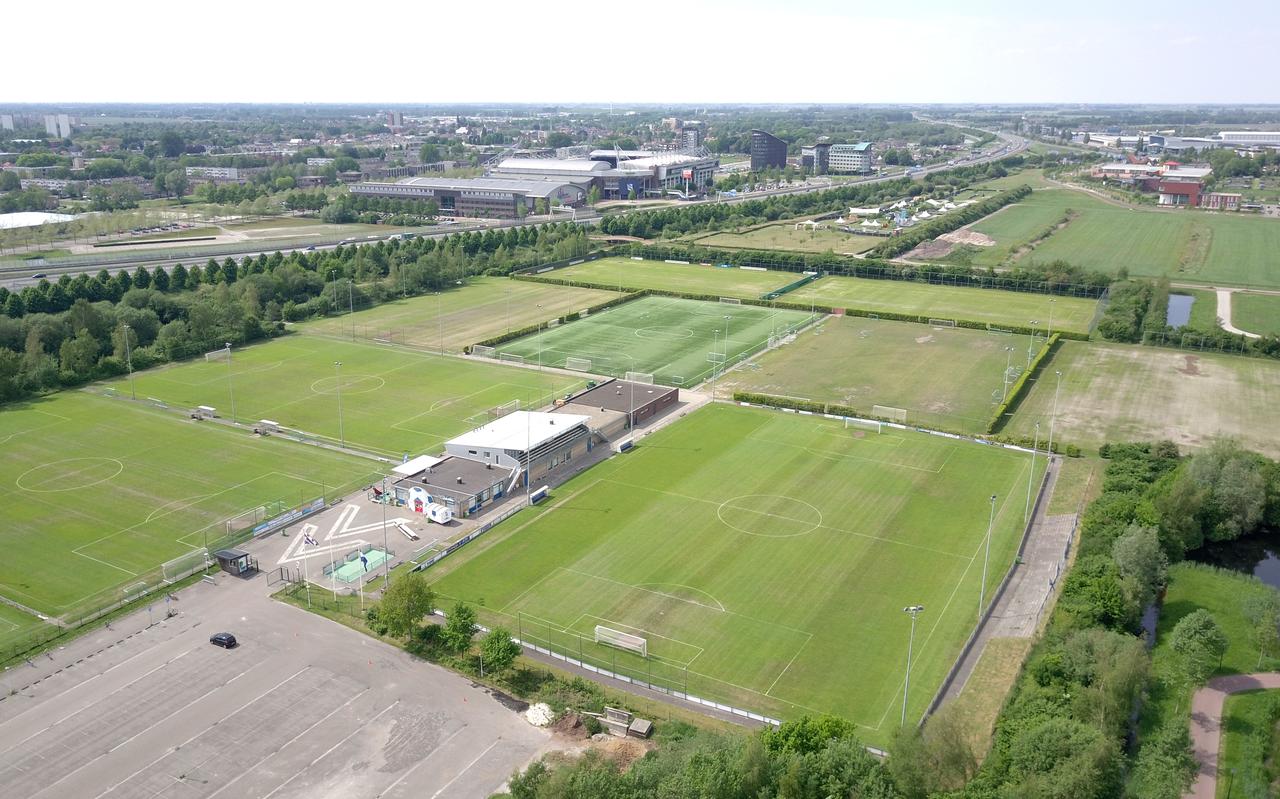 Luchtfoto van Sportpark Skoatterwâld. Luchtfoto van Sportpark Skoatterwâld.