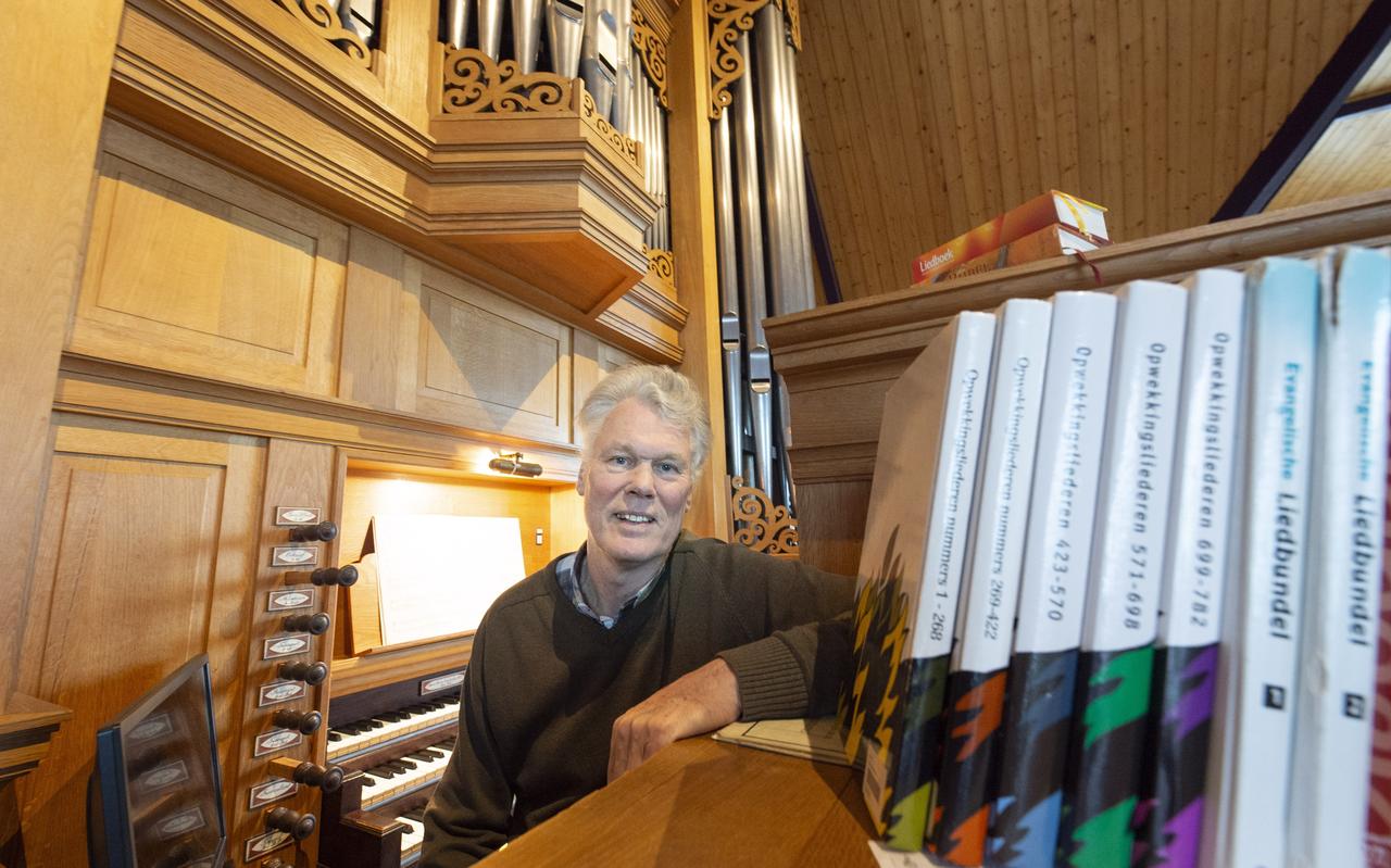 Organist Auke de Boer in de Grutte Tsjerke in Kollumerzwaag. Organist Auke de Boer in de Grutte Tsjerke in Kollumerzwaag.