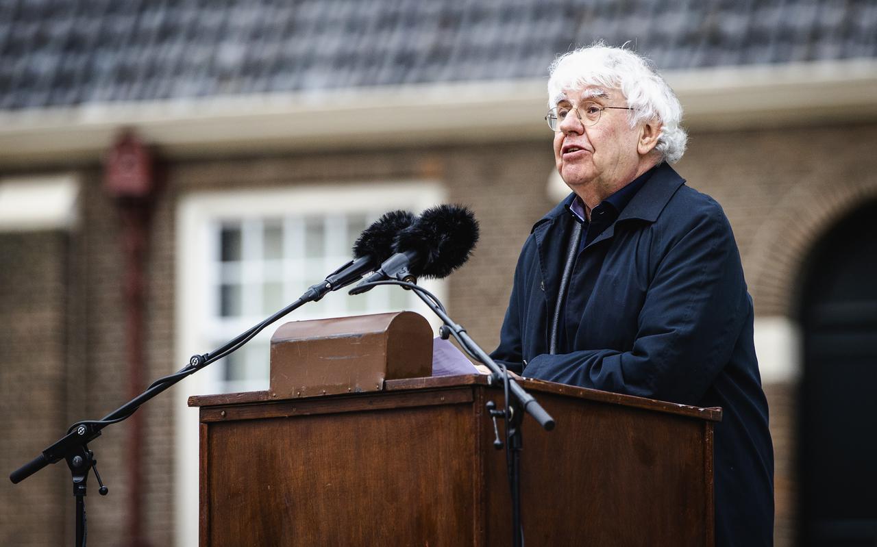 Geert Mak tijdens de herdenking van de Februaristaking in Amsterdam eerder dit jaar.