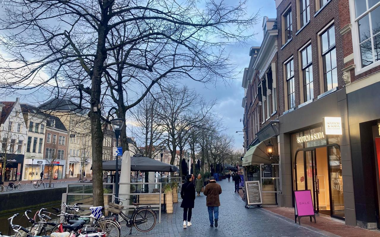De binnenstad van Leeuwarden verwelkomde recentelijk Scotch & Soda aan de Nieuwstad. De binnenstad van Leeuwarden verwelkomde recentelijk Scotch & Soda aan de Nieuwstad.