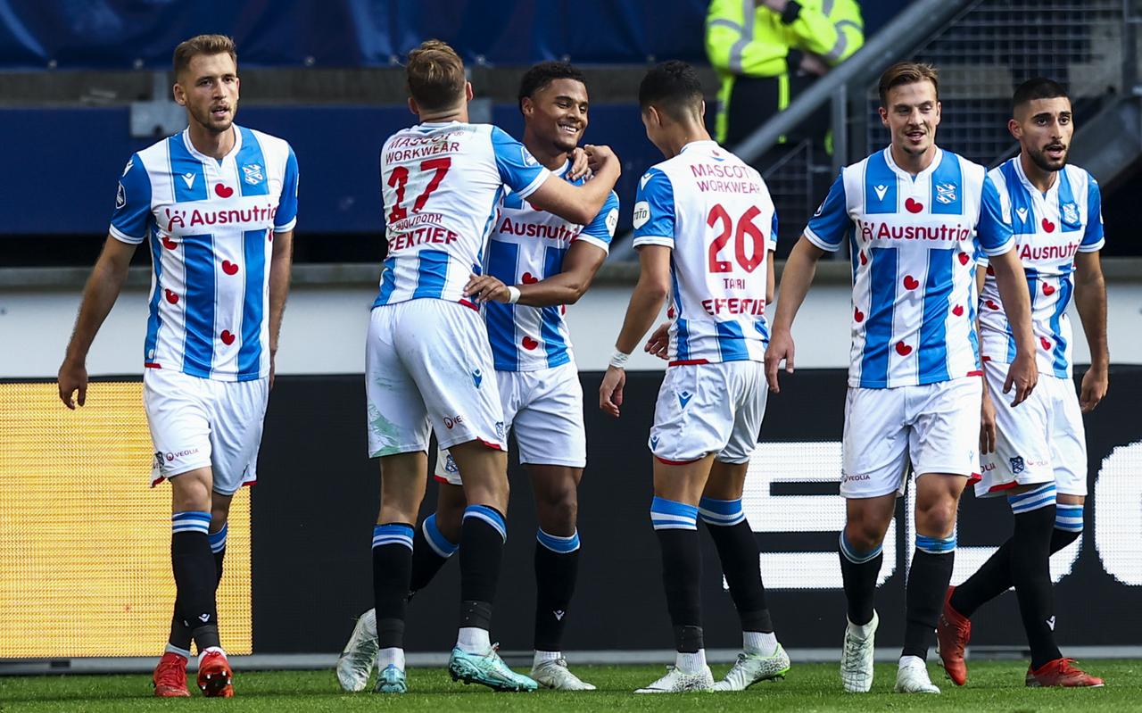 Heerenveen speelt in de maand december drie oefenwedstrijden. Heerenveen speelt in de maand december drie oefenwedstrijden.