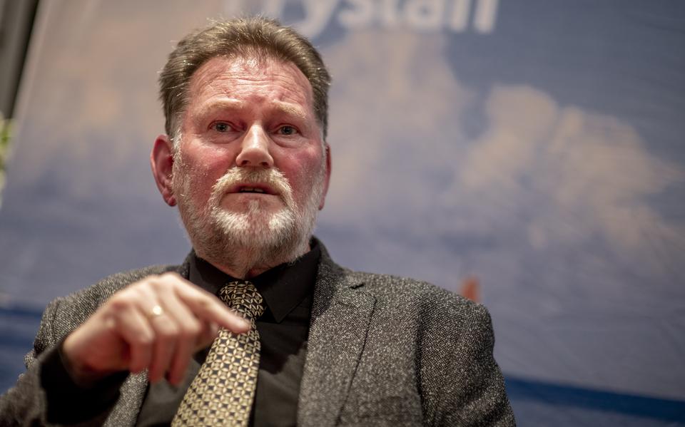 Gedeputeerde Klaas Fokkinga kreeg in mei 2022 vanuit de Werkgroep Stikstof Ooststellingwerf kritiek dat hij maar doordendert met zijn Uitvoeringsprogramma Stikstof (UPS). 