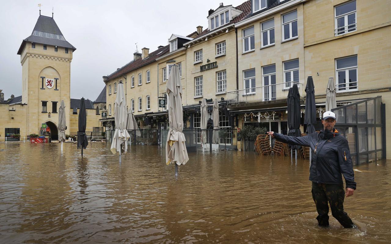 Donderdag stond het centrum van Valkenburg nog onder water. Een dag later was het al water verdwenen. 