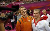 Fabian Hambuchen feliciteerd zijn rivaal en vriend Epke Zonderland met dienst olympische titel in 2012. 