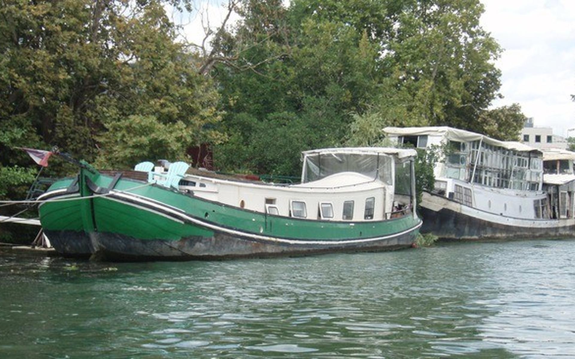 Gratis skûtsje uit Parijs onderweg in binnenvaartschip naar Fryslân - Friesch Dagblad