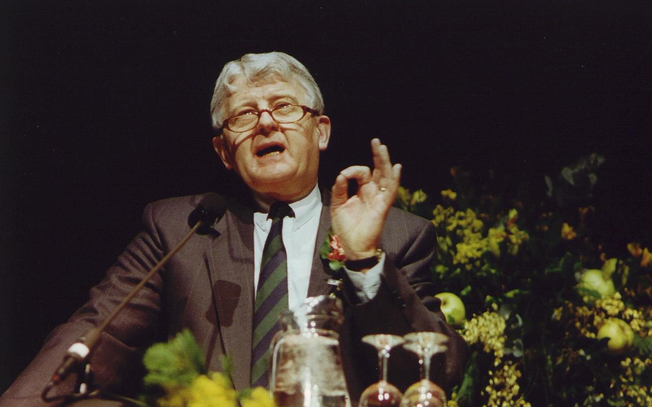 Piet Bukman als minister van Landbouw in 1993. Piet Bukman als minister van Landbouw in 1993.