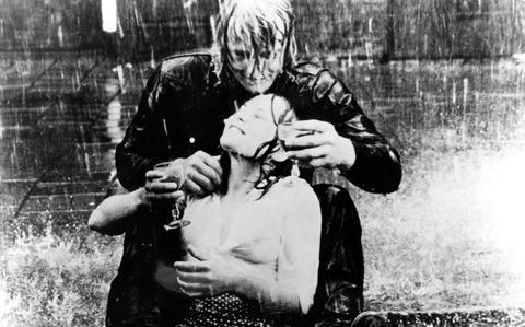 Rutger Hauer en Monique van de Ven in Turks fruit.