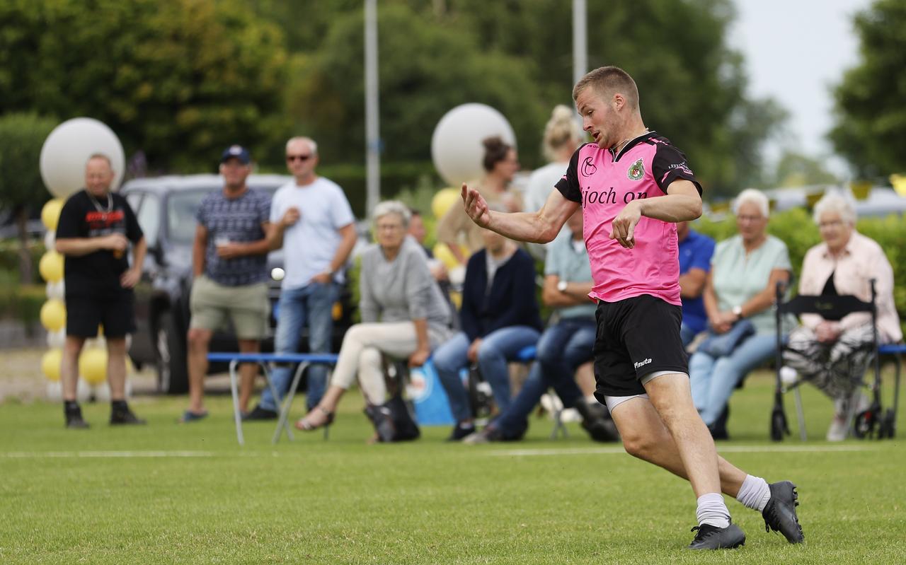 Jelle Attema uit Makkum won al in 2018 de klassieke Oldehovepartij met Taeke Triemstra en ook nu was het voor hem ‘noflik keatsen’ met de nestor. Jelle Attema uit Makkum won al in 2018 de klassieke Oldehovepartij met Taeke Triemstra en ook nu was het voor hem ‘noflik keatsen’ met de nestor.