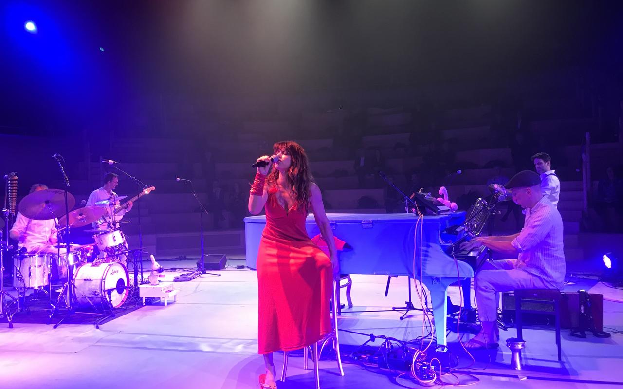 Ellen ten Damme trad op 13 april in De Harmonie op bij het eerste testevenement in Nederland. Ellen ten Damme trad op 13 april in De Harmonie op bij het eerste testevenement in Nederland.