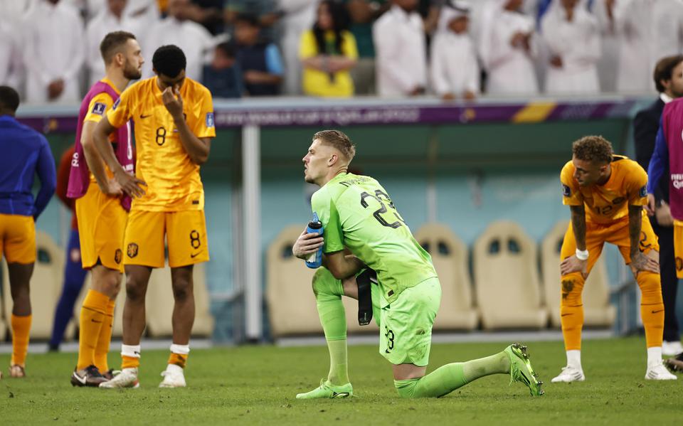Een teleurgestelde Andries Noppert na het verlies tegen Argentinië in de kwartfinale van de WK in Qatar.