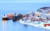 De haven van Narvik (Noord-Noorwegen) blijft in de winter bereikbaar door warm water van ver weg.