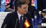 Het vlaggetje op tafel voor premier Pedro Sánchez, gastheer van de top, hing bij aanvang van de vergadering van NAVO-leiders op zijn kop (foto). De NAVO bood Spanje woensdag verontschuldigingen aan voor het ondersteboven hangen van de vlag. 