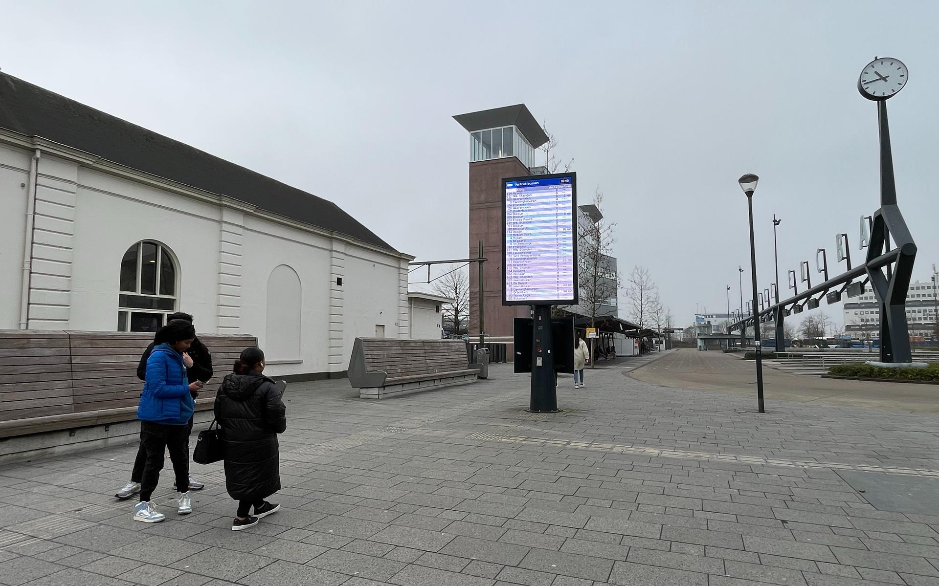 Het bussstation van Leeuwarden tijdens een eerdere staking.