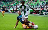 Milan van Ewijk duelleert namens Heerenveen met Paulos Abraham van tijdens de laatste uitvoering in de Euroborg van FC Groningen -  sc Heerenveen.