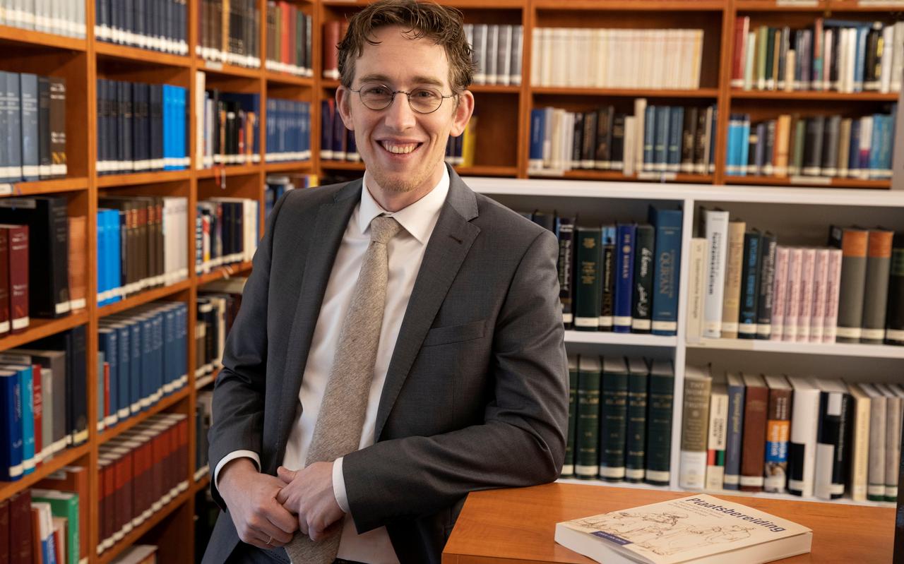 Ds. Cees-Jan Smits, predikant in Purmerend, promoveerde onlangs. Ds. Cees-Jan Smits, predikant in Purmerend, promoveerde onlangs.