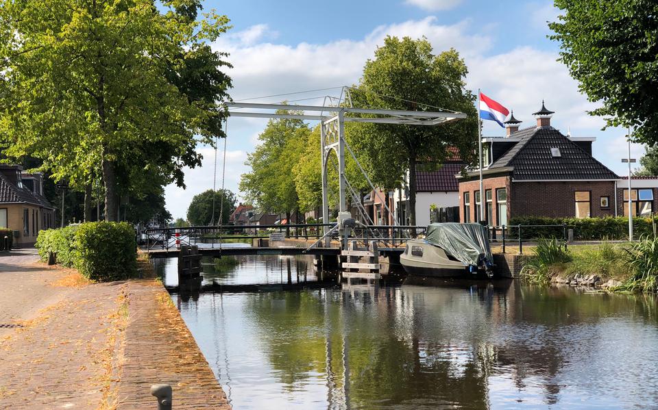 Een brug op de Turfroute in Gorredijk.