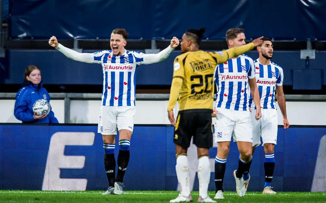 Nick Bakker scoort tegen Willem II de winnende treffer en mag zondag in het thuisduel met PSV in de basisopstelling beginnen. 