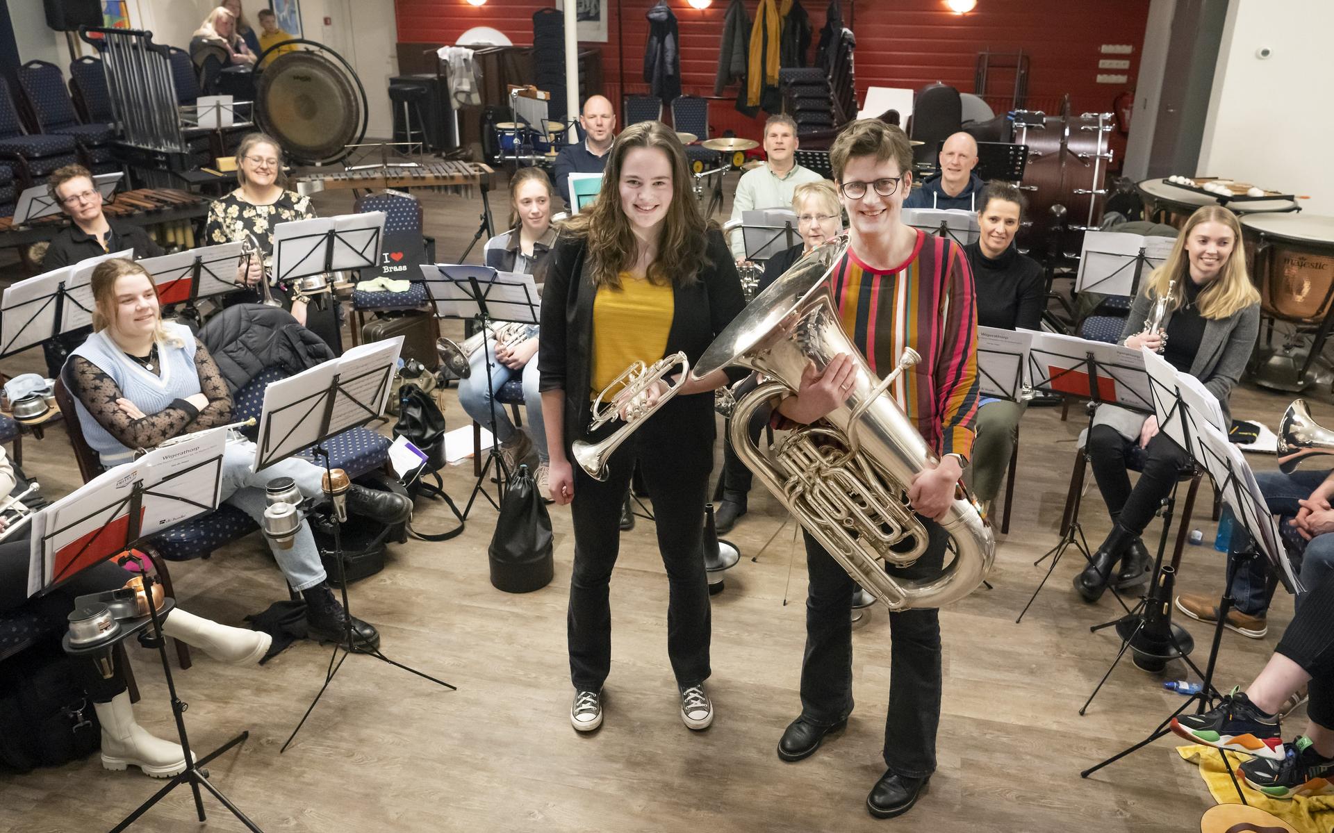 Een reis, drie concerten én een eigen stuk. Brassband Gloria Deï van Gerkesklooster-Stroobos laat he
